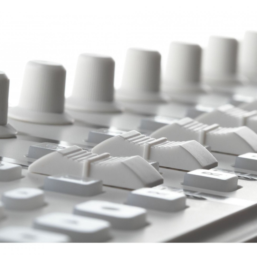 korg-nanokontrol2-white-mini-controlador-midi-usb-para-software-de-audio-2914