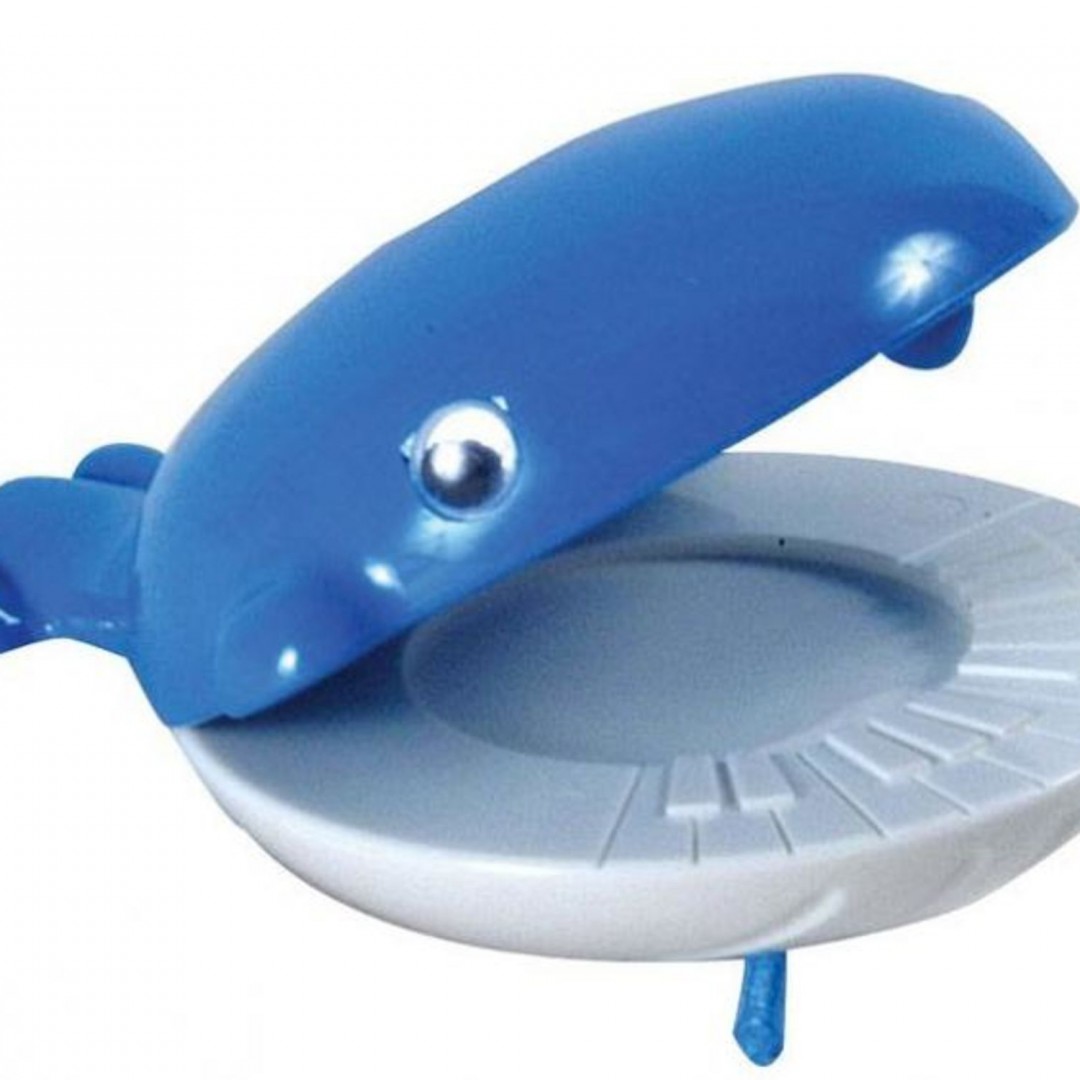 bambina-bambina-castanet-whale-castanuela-ballena-3048